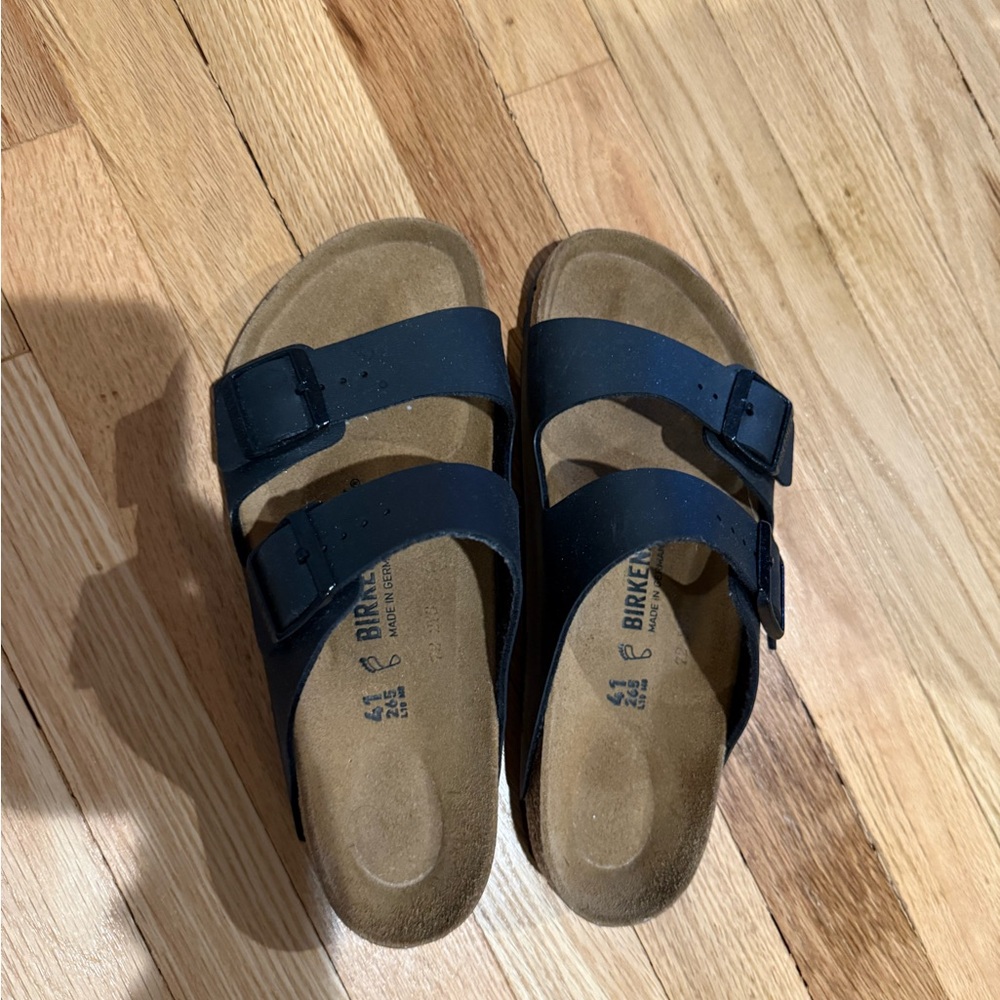 Men’s Birkenstock Arizona Size 41- BRAND NEW not in box